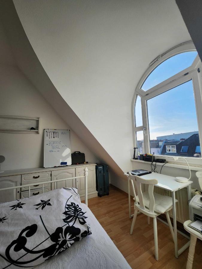 One Private Available In A Two In Tegel,